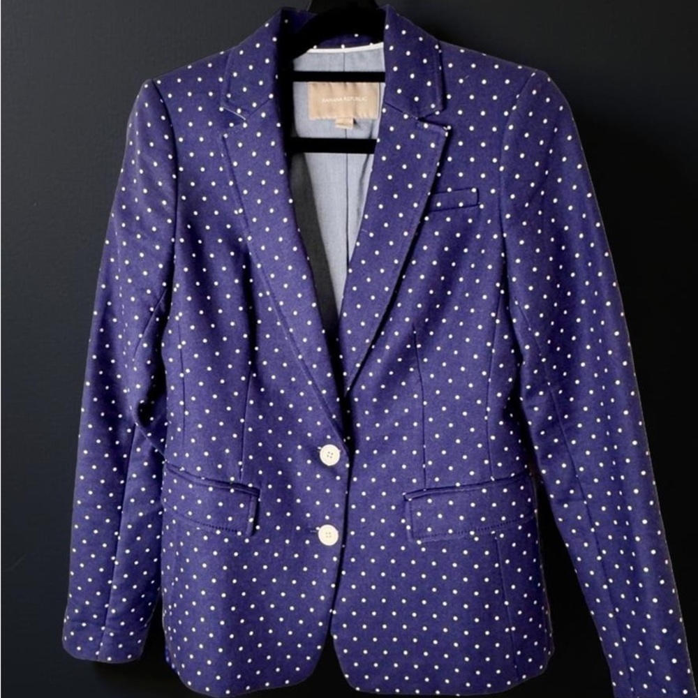 Women’s Banana Republic Blazer size 0 78% cotton extra button included, NWOT